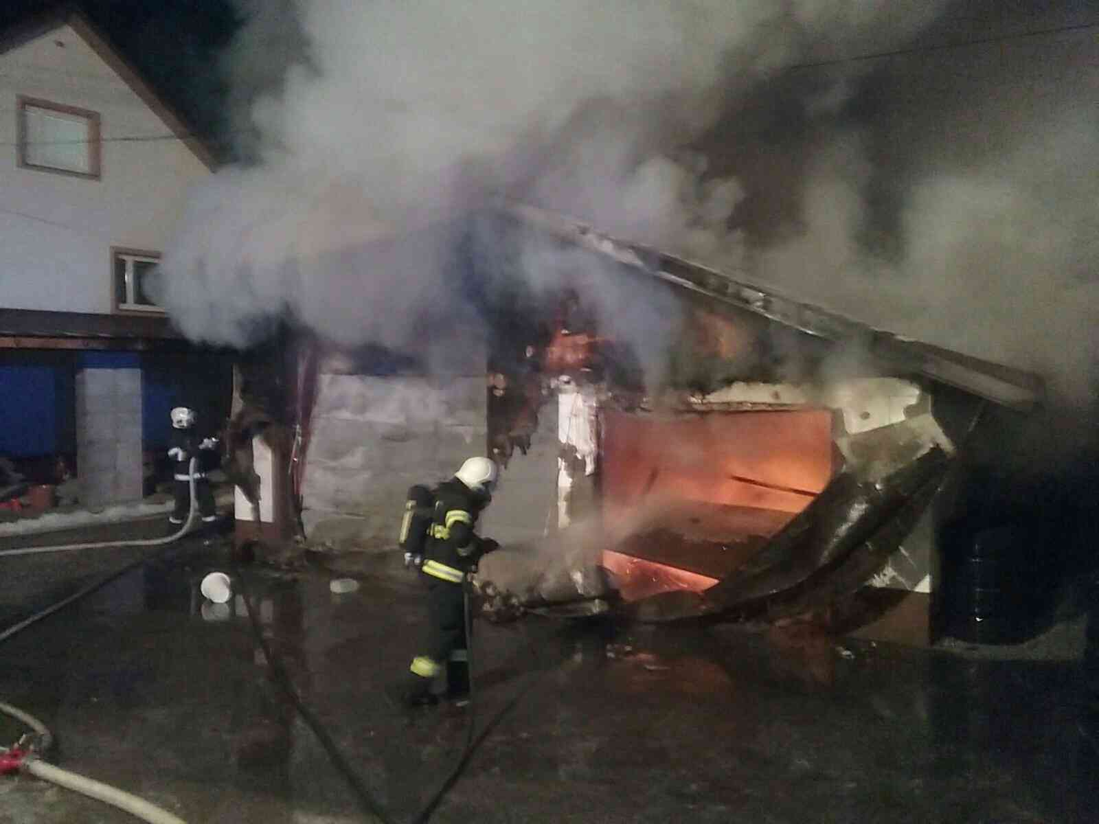  Požiar garáže v Podvysokej, okres Čadca